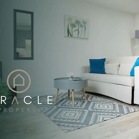 Bridge House Apartments - Free Parking Shottery Ngoại thất bức ảnh