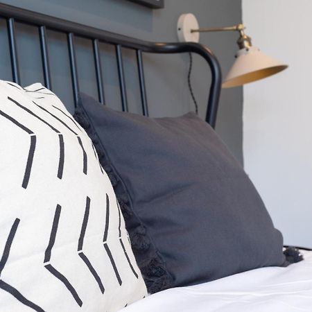 Bridge House Apartments - Free Parking Shottery Ngoại thất bức ảnh