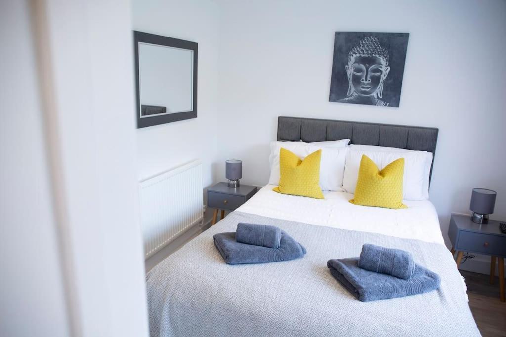 Bridge House Apartments - Free Parking Shottery Ngoại thất bức ảnh