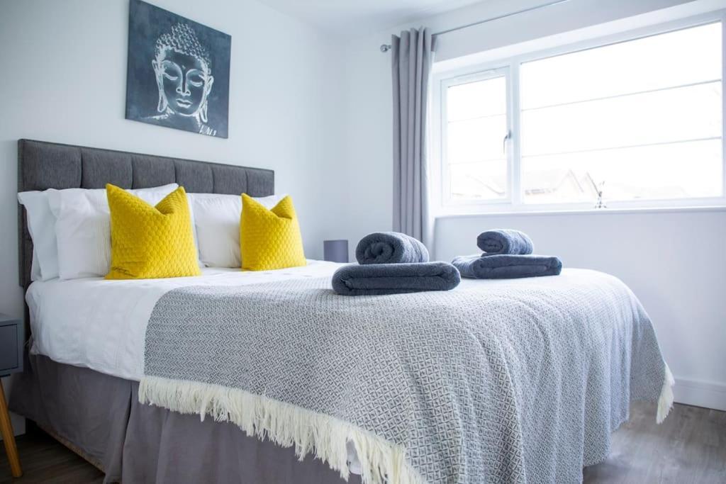 Bridge House Apartments - Free Parking Shottery Ngoại thất bức ảnh