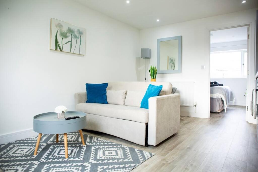 Bridge House Apartments - Free Parking Shottery Ngoại thất bức ảnh