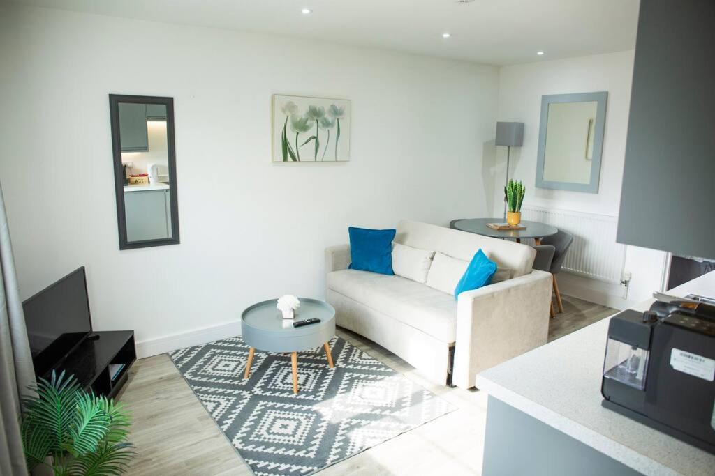 Bridge House Apartments - Free Parking Shottery Ngoại thất bức ảnh