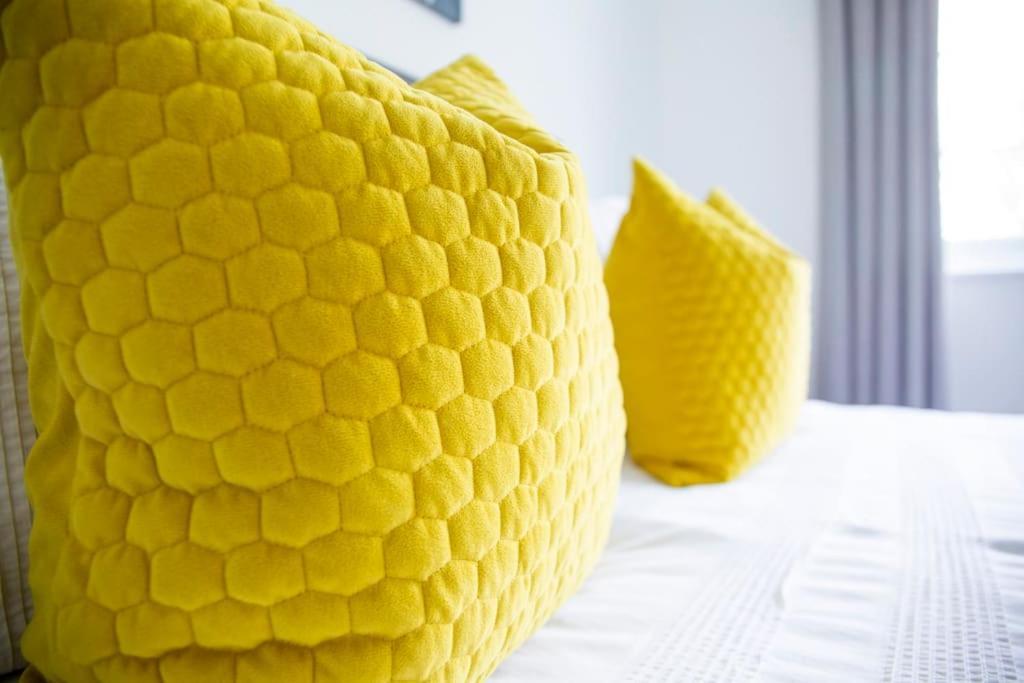 Bridge House Apartments - Free Parking Shottery Ngoại thất bức ảnh