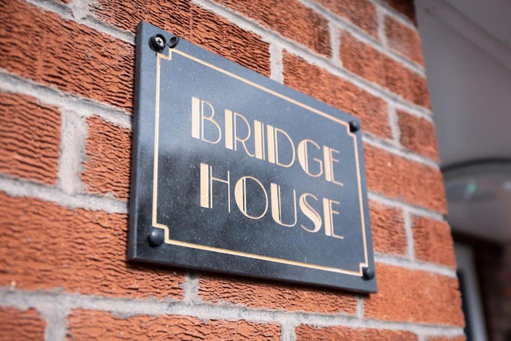 Bridge House Apartments - Free Parking Shottery Ngoại thất bức ảnh