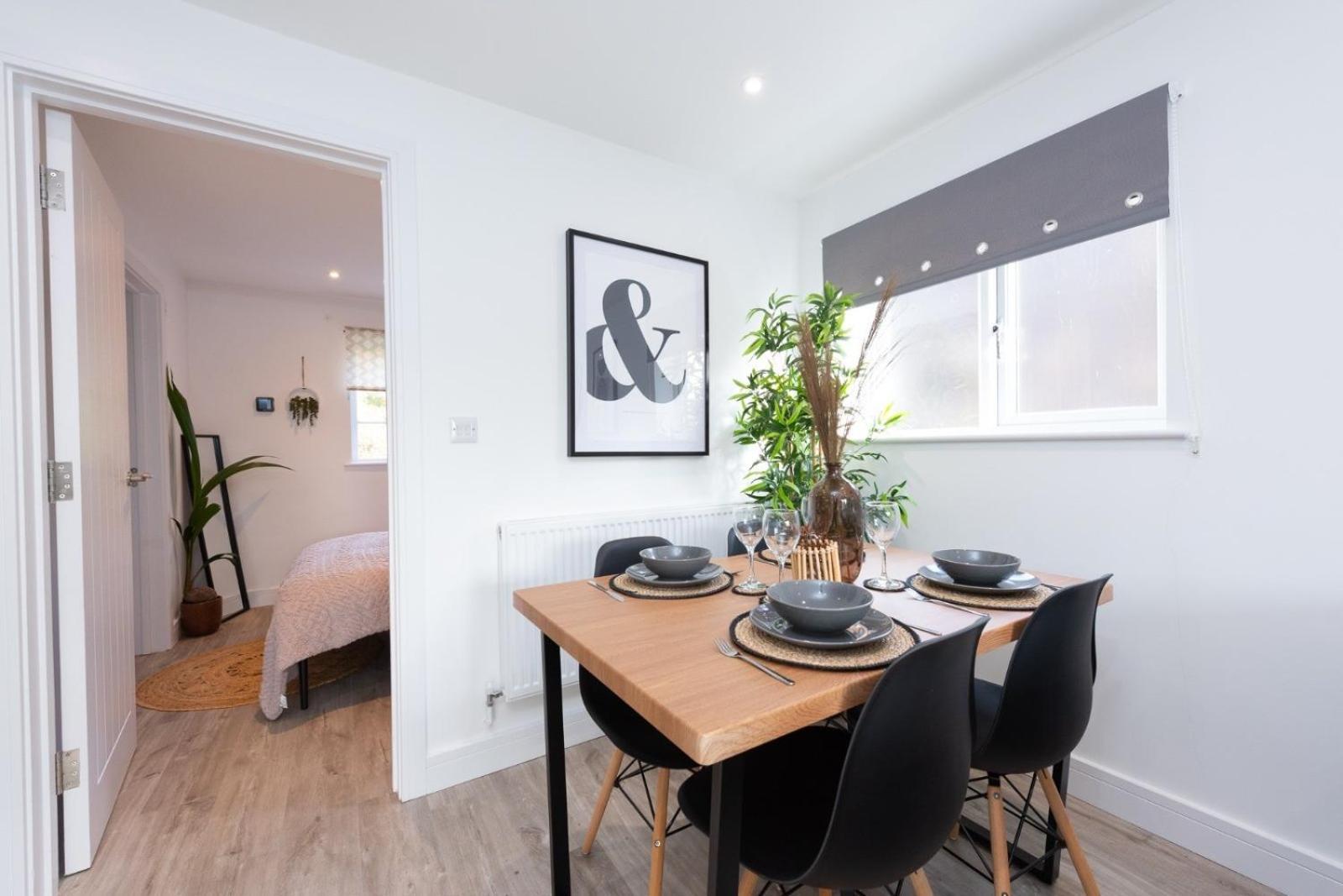 Bridge House Apartments - Free Parking Shottery Ngoại thất bức ảnh