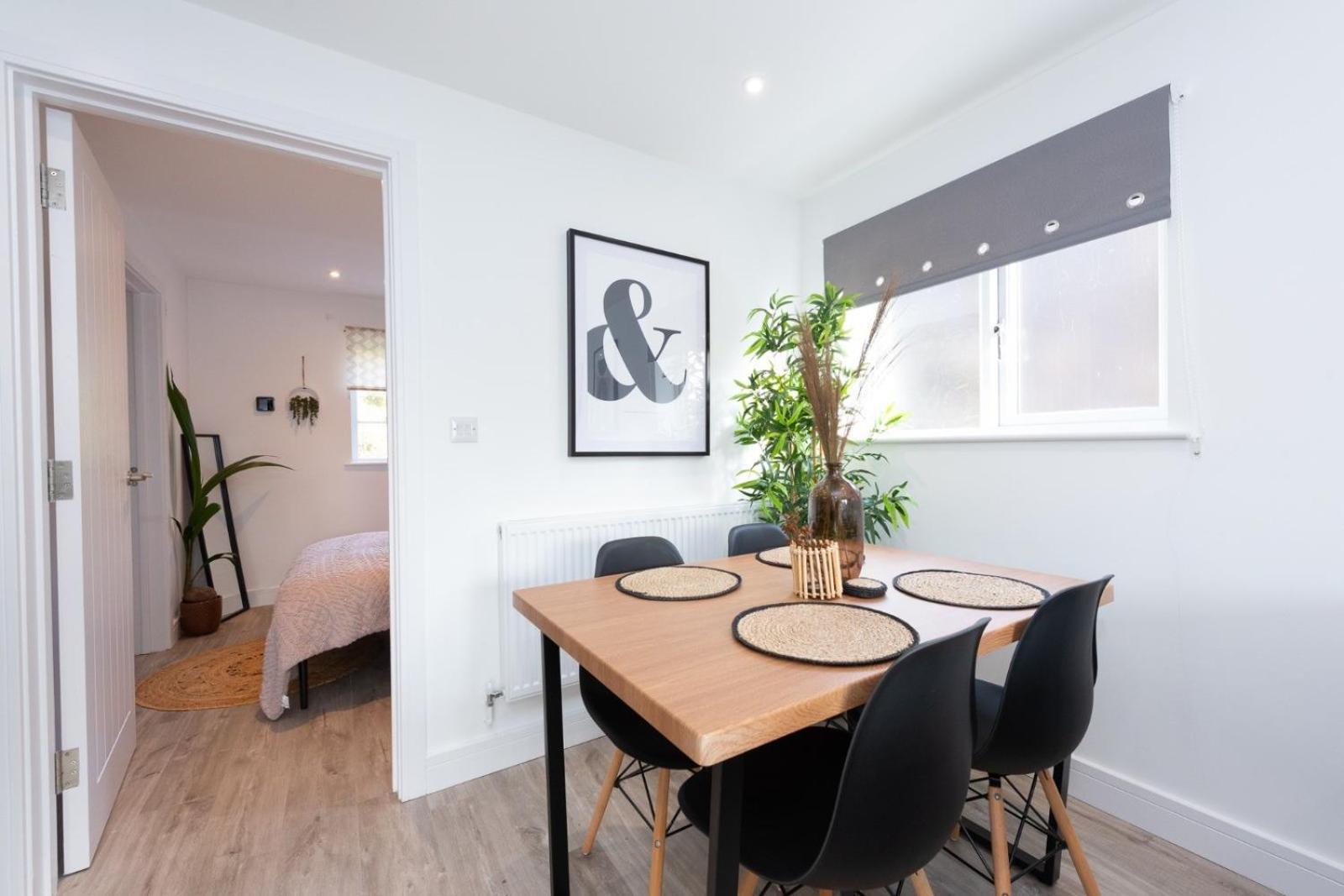 Bridge House Apartments - Free Parking Shottery Ngoại thất bức ảnh